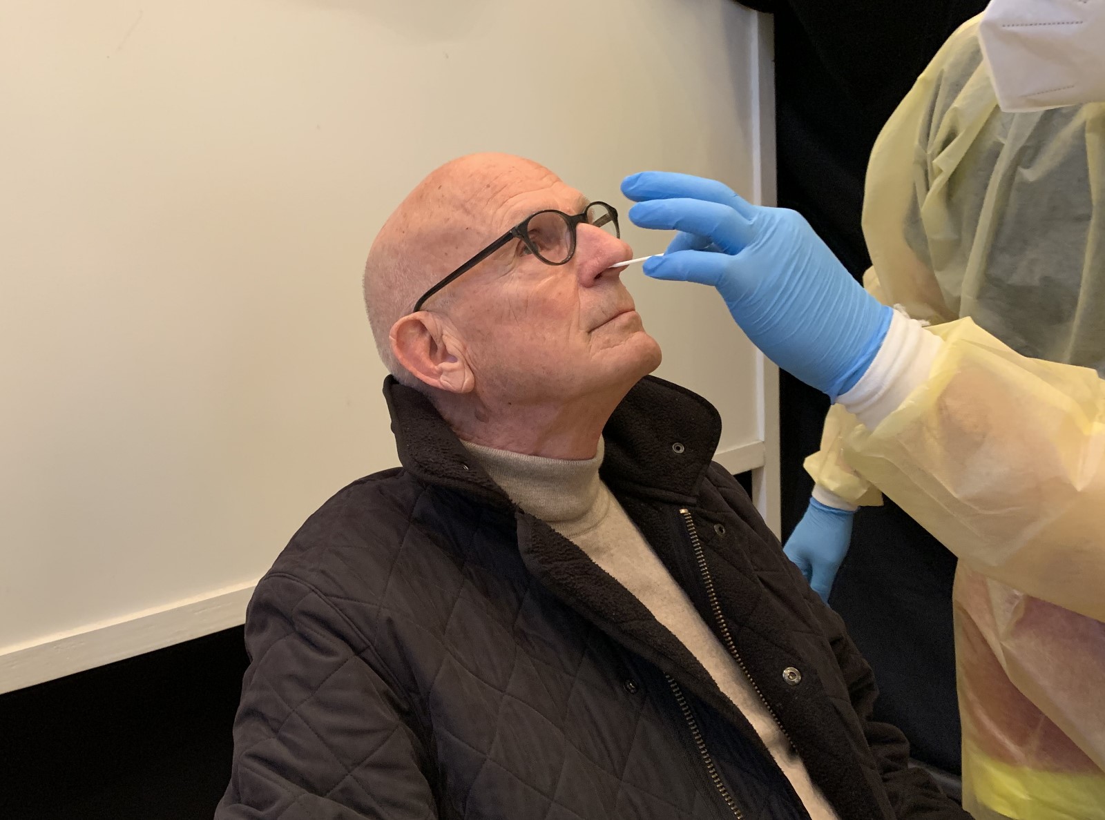 Walter Klemme beim Corona-Test