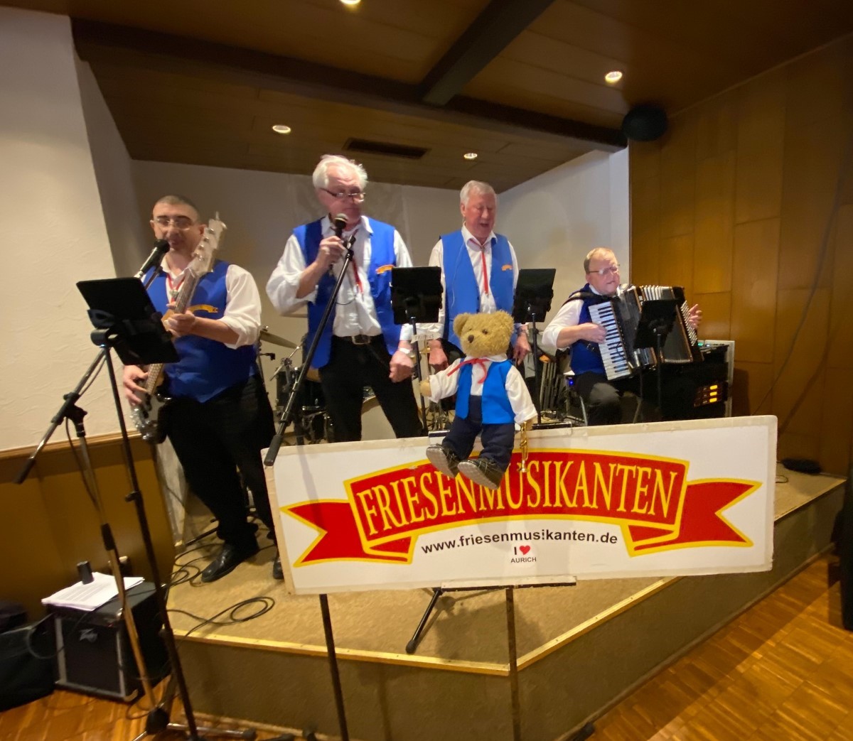 Die Friesenmusikanten in Aktion