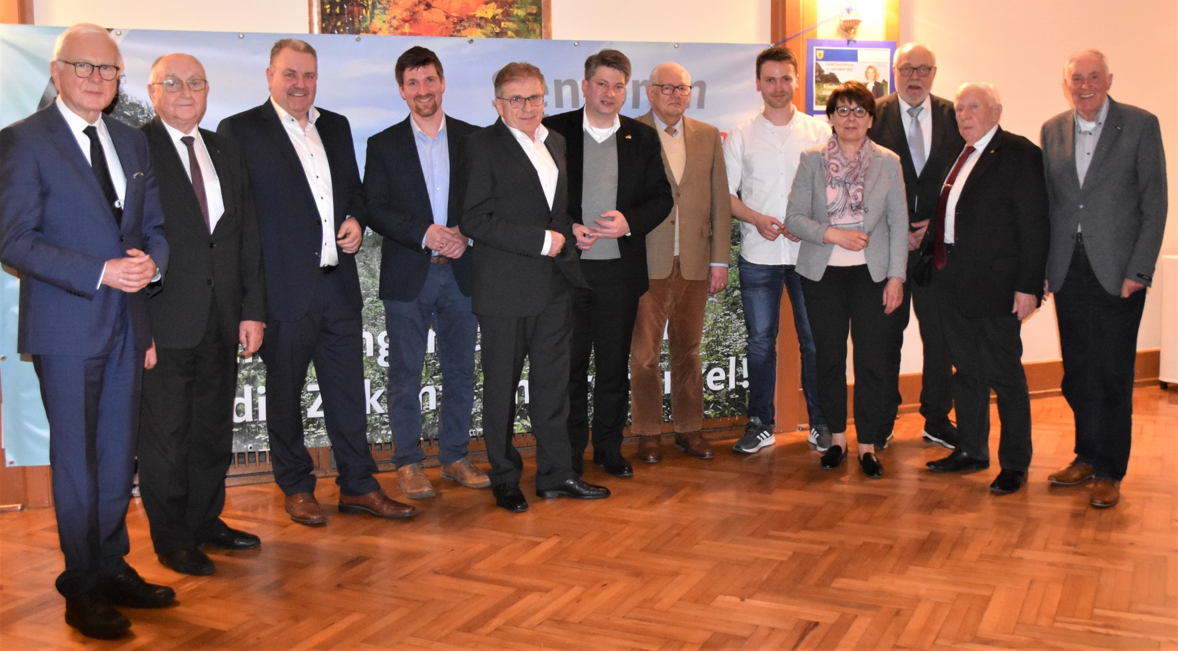 Bild von links: Professor Dr. Hans-Gert Pttering, Hubert Greten, Markus Kleinkauertz, Thomas Uhlen, Gnther Haidukiewitz, Christian Calderone, Reinhard von Schorlemer, Jonas Pohlmann, Gerda Hvel, Rainer Hajek, Josef Peters und Franz Buitmann.