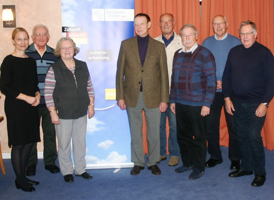 v.l.n.r.: Martina Sharmann, Manfred Kuno Jaeger, Lore Siebert, Klaus Schndube,  Hans-Jrgen Krumpelt, Klaus-Jrgen Krackert, Siegfried Frmert und Gerhard Hagen.