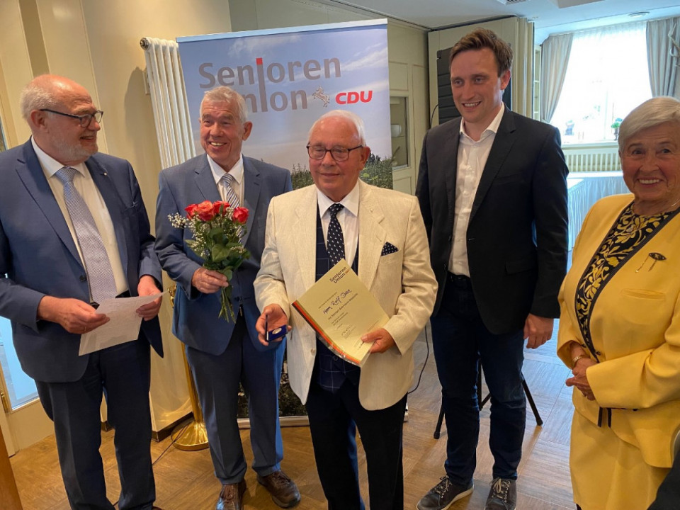 Unser Bild zeigt von links: Rainer Hajek, Jrgen Schart, Rolf Diez, Sebastian Lechner und Frau Helga Diez